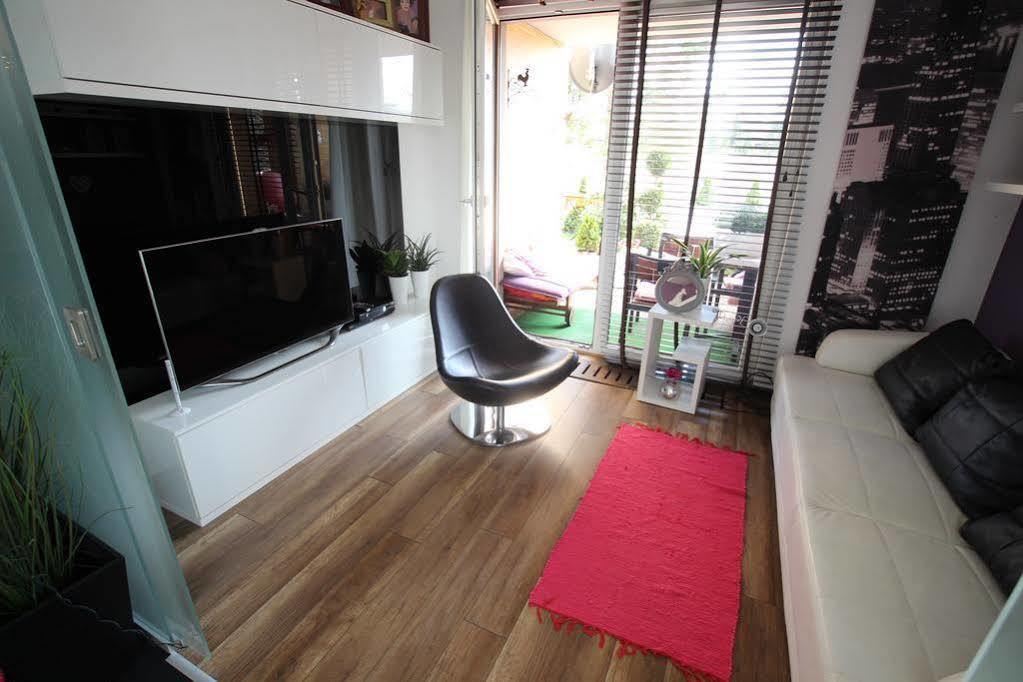 Apartament Rainbow 2 *