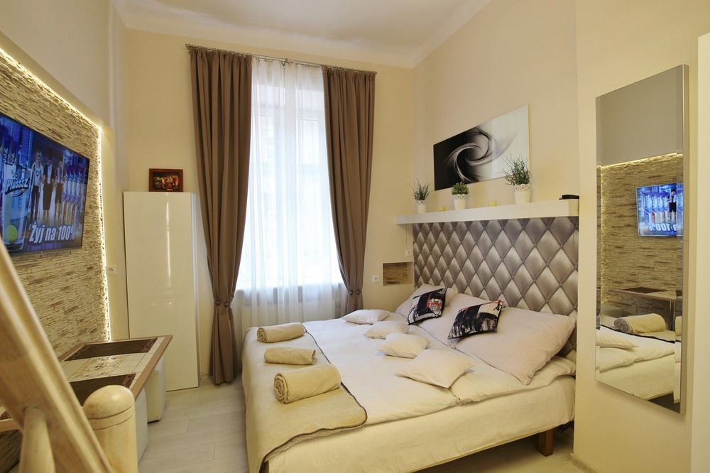 Apartament Rainbow 2 *